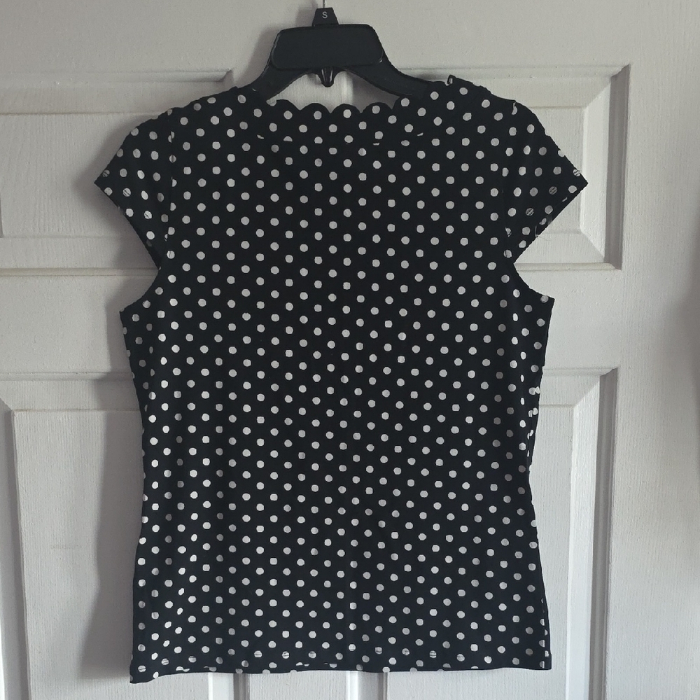 Anne Klein Black and White Polka Dot Short Sleeve Top, NWT, Size Small. - Picture 6 of 11
